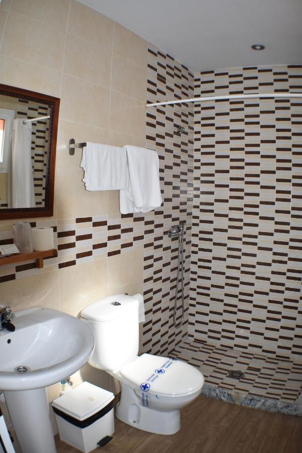 Hostal Alamare Seville Exterior photo