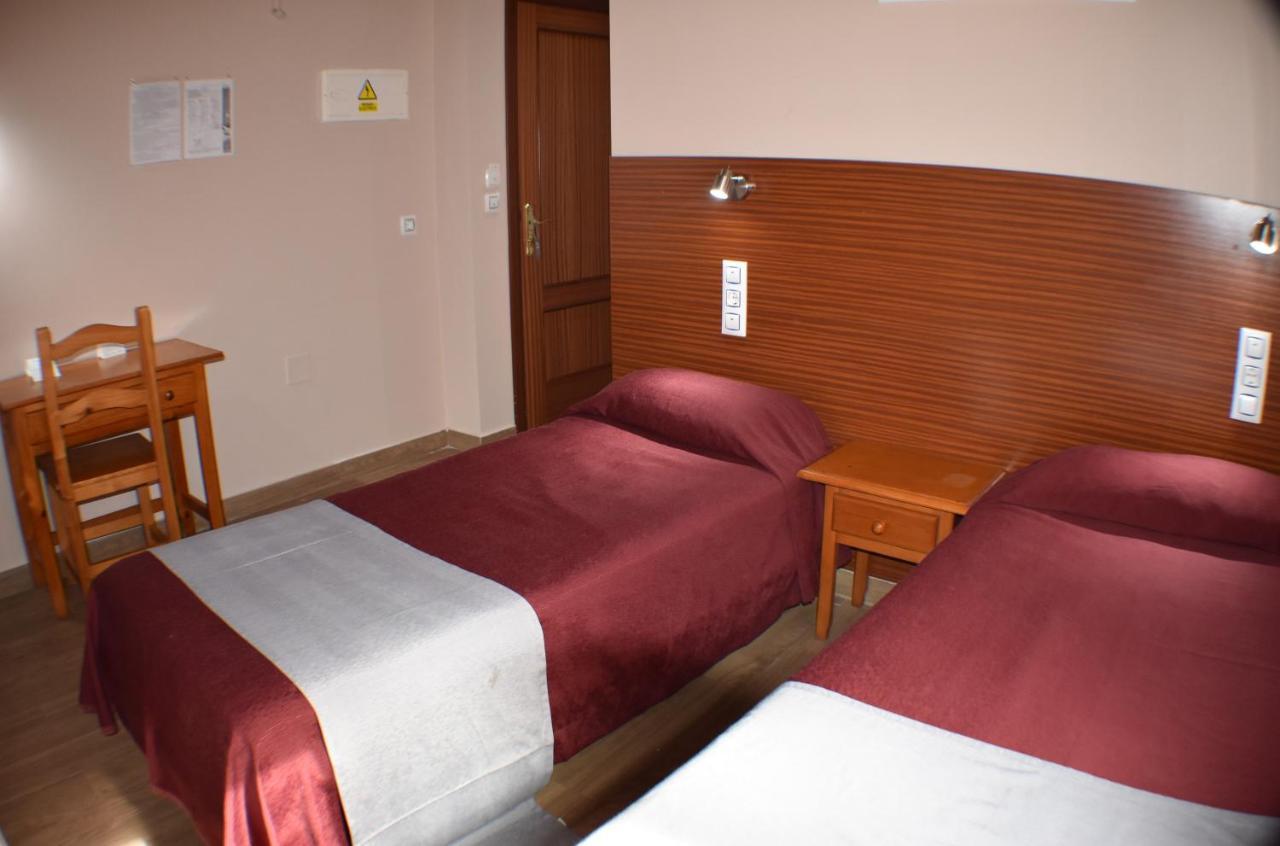 Hostal Alamare Seville Exterior photo